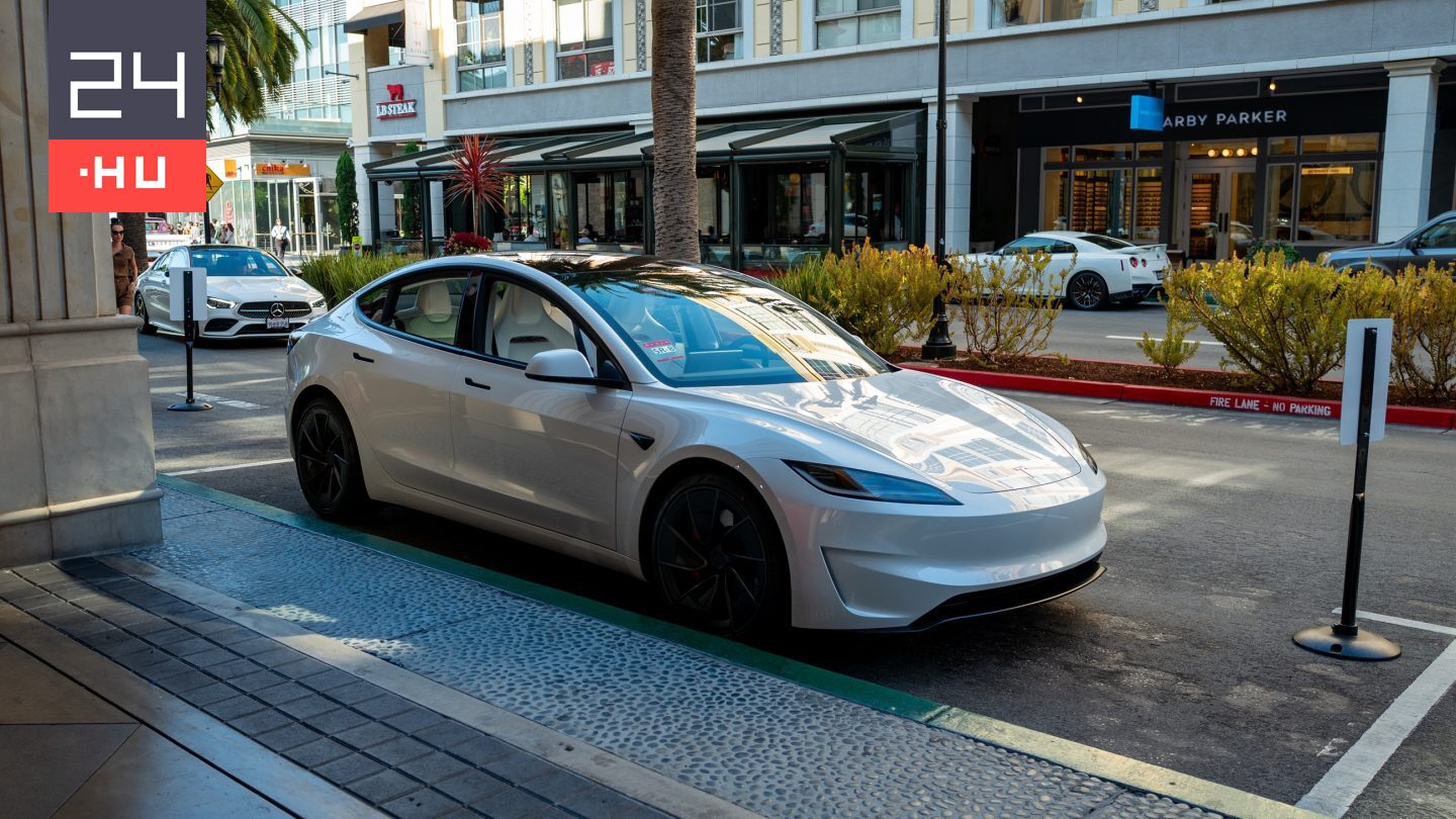 Januártól Magyarországon is fizetni kell a Tesla fontos szolgáltatásáért