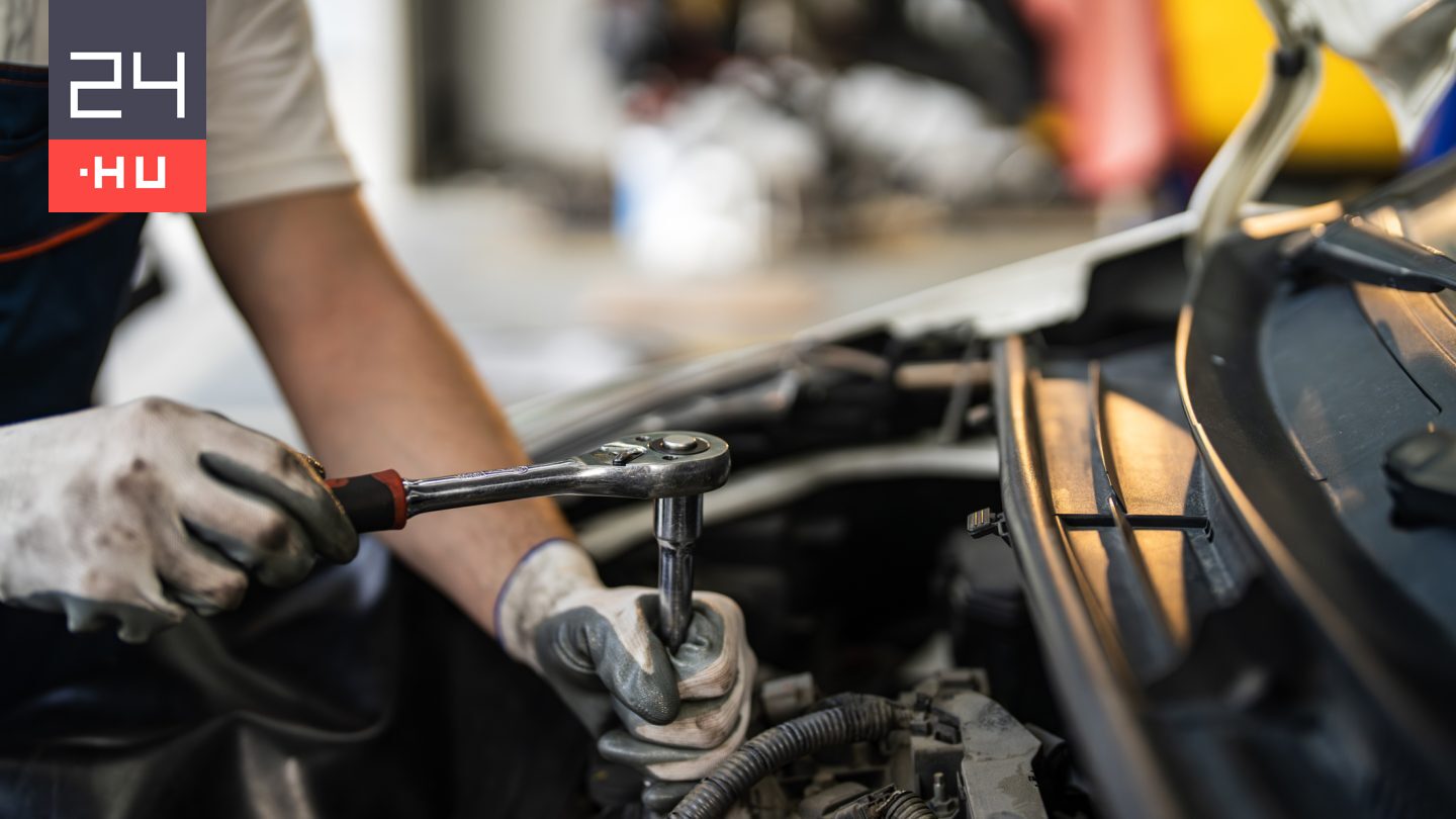 Kifizették a drága motorcserét az autószerelőnek, de új motorok helyett kilopták a kocsijaikból a jó alkatrészeket