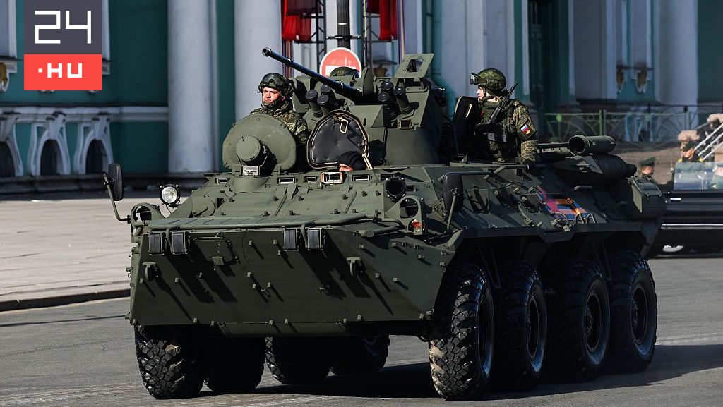 Hadházy: fegyverüzletet titkolt a kormány, ajándékba adtunk Szerbiának 66 harckocsit