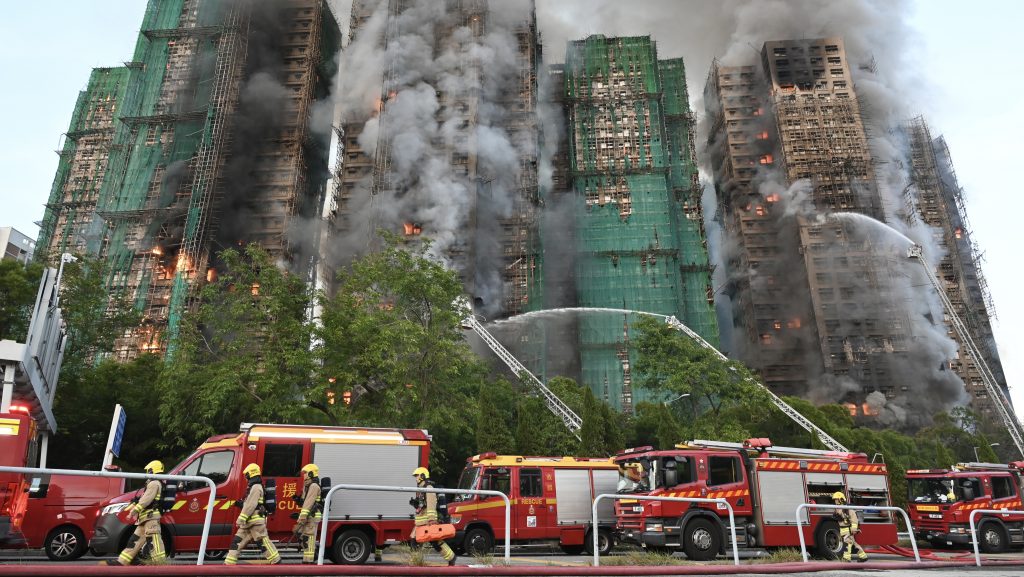 Hongkongi lakástűz: egyéves gyermek is van a halálos áldozatok között