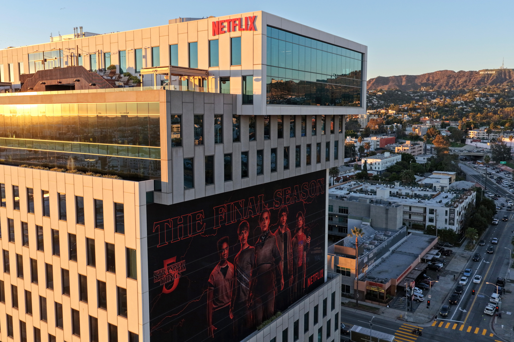 Végleg bedöntheti Hollywoodot a nagy múltú Warner stúdió eladása, vagy meg is mentheti 1