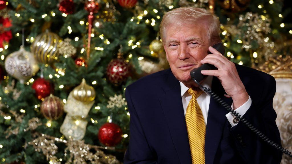 Trump: Boldog karácsonyt mindenkinek, még a radikális baloldali söpredéknek is