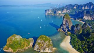 Brit család két gyerekkel mindenüket hátrahagyva Thaiföldre költözött