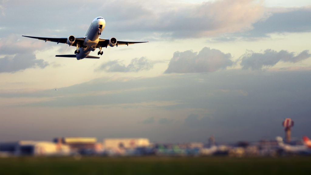 Több embert lefújtak paprikaspray-vel a londoni Heathrow repülőtéren