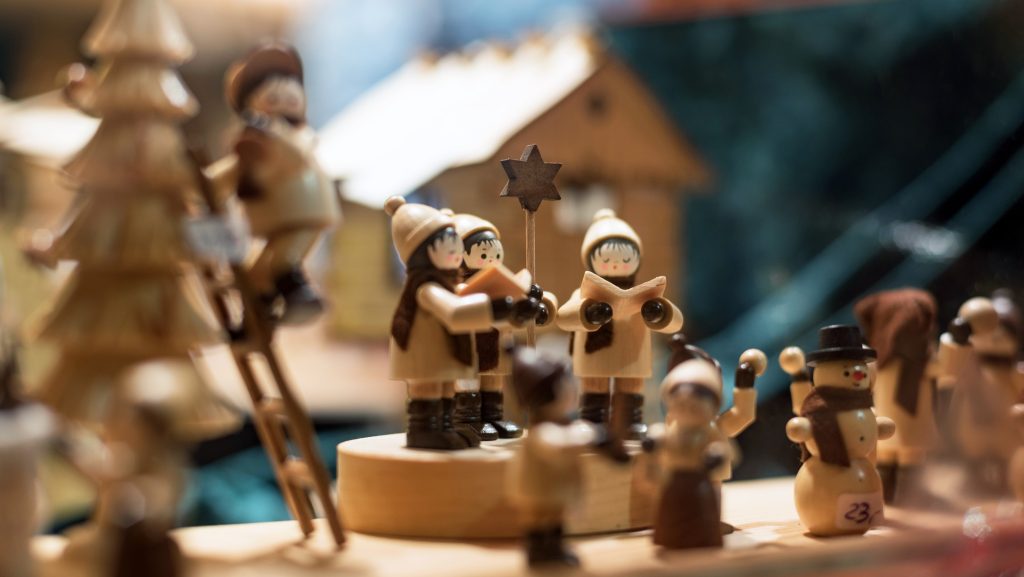 Kvíz: a Mennyből az angyal talán megy, de a többi karácsonyi gyerekdalt is tudod folytatni?