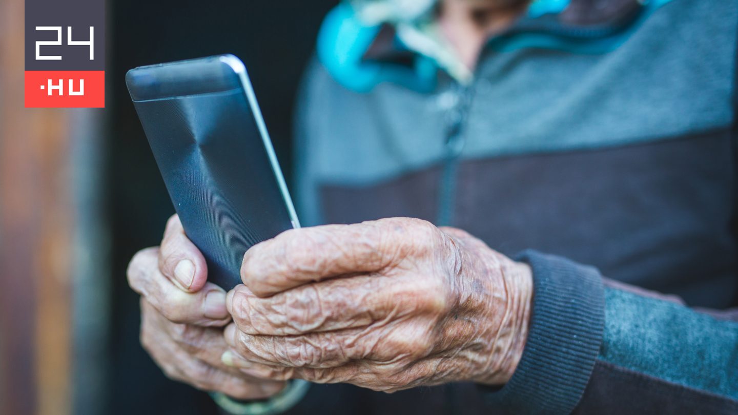 Egy 85 éves német nyugdíjas csapdát állított a telefonos csalónak, aki milliókkal akarta lehúzni