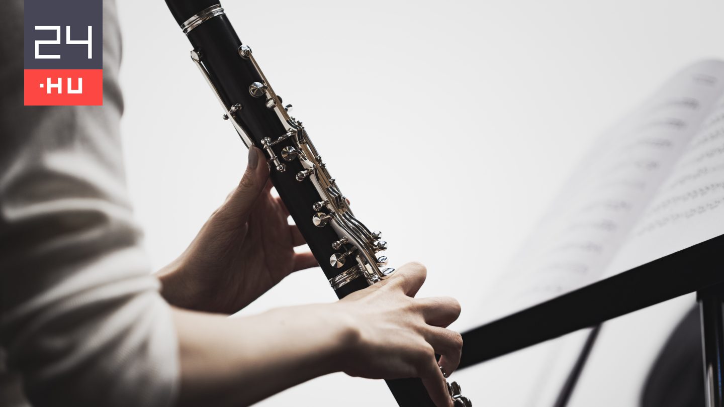 Úgy fogta a klarinétot, mint egy fegyvert – vörös kód alá helyezték az iskolát