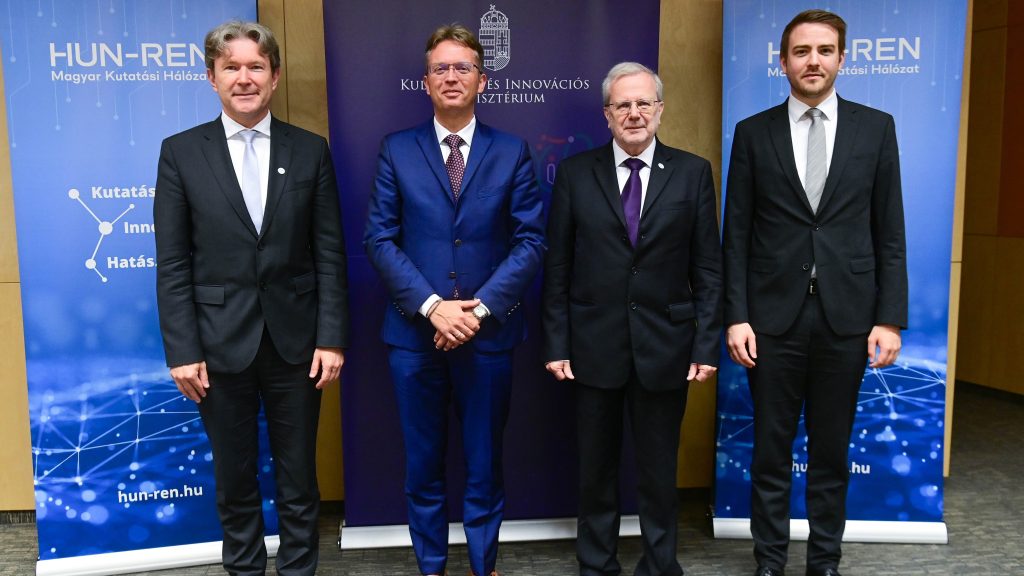 Az Akadémiai Dolgozók Fóruma kiposztolta a HUN-REN-vezetők fizetését