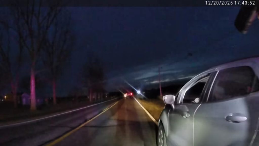 Gyorshajtás miatt állítottak meg egy autót – a Mikulás vezette