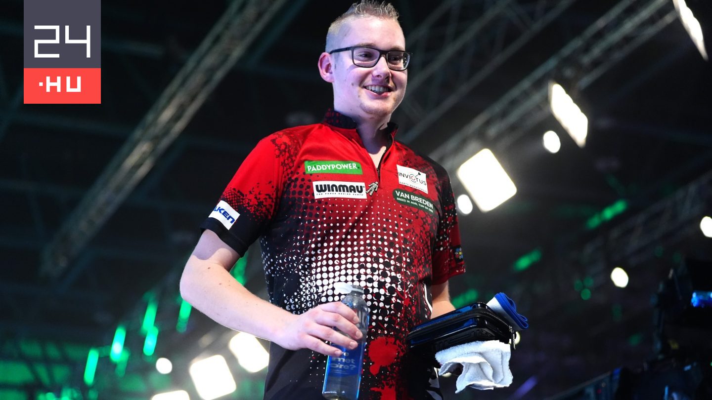 Sírva érkezett meg első vb-meccsére a dartsos, majd elővette a rovarirtót