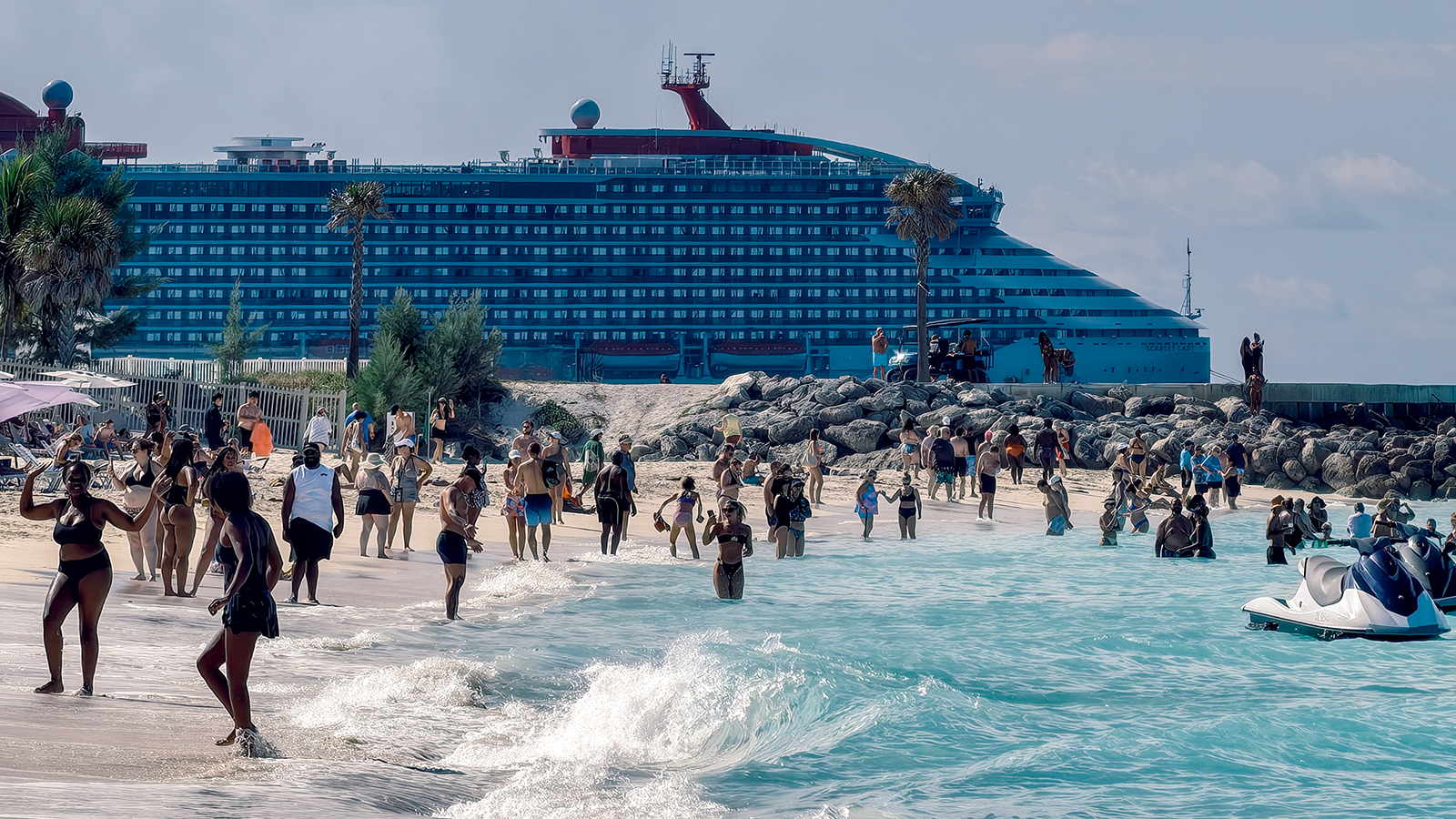 bimini tengerpart bahamák virgin voyages scarlet lady oceánjáró