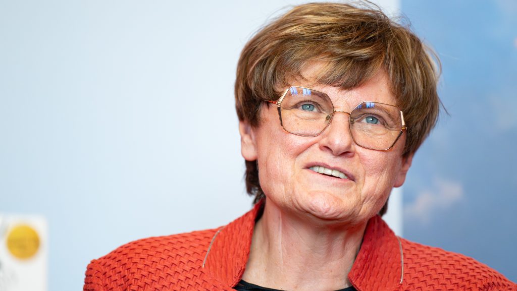 Karikó Katalin Friderikuszt és Krasznahorkait is olvas