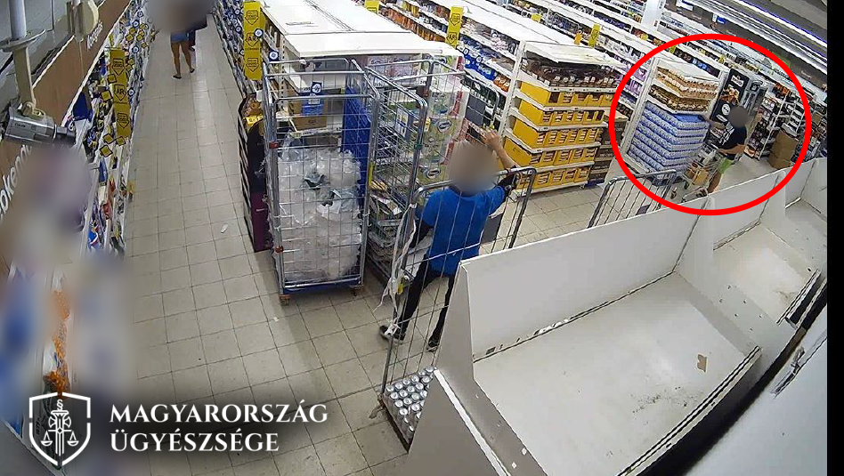 Kapzsiságuk lett a vesztük: körbevásárolták a környéket a talált pénztárcával