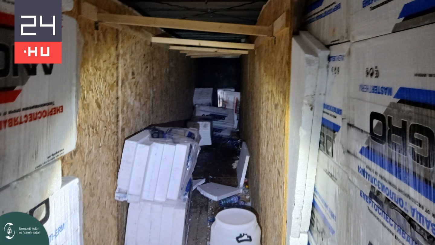 Pokoli körülmények között akartak Olaszországba csempészni 18 főt, a szúrós szagú raktérben lévő embereknek hordóba kellett elvégezni a szükségleteiket