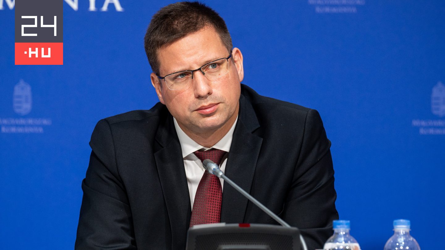 Gulyás Gergely a kormányinfón: Nem hatjuk végre a migrációs paktumot