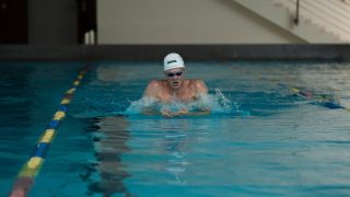 A BVSC–Zugló elnöke és Kós Hubert a BVSC olimpiai, kétszeres világ- és Európa-bajnok úszója és edzője nyilvános sajtótájékoztatón.