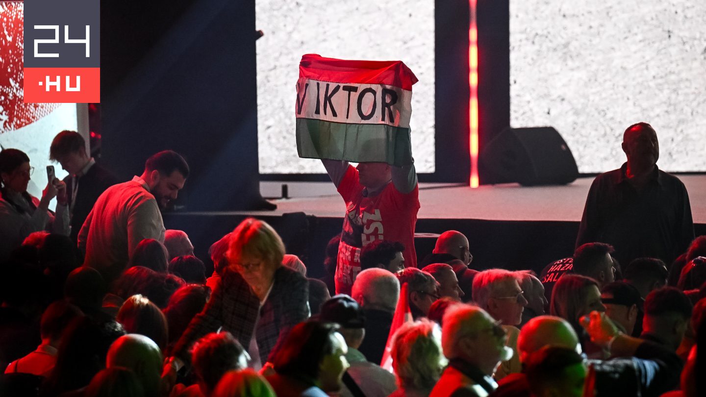 Magyar szerint félház sem volt Orbánék szegedi rendezvényén