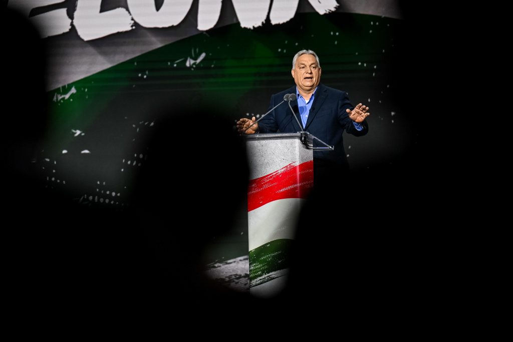 Orbán szerint akár Áder, Lázár vagy Varga Mihály is kormányozhatna, de a legjobb korban van, és még nem végzett 1