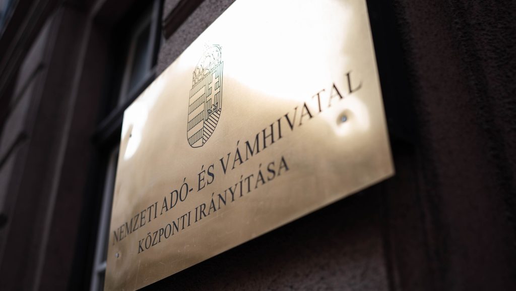 NAV: emelkedik az alanyi adómentesség értékhatára