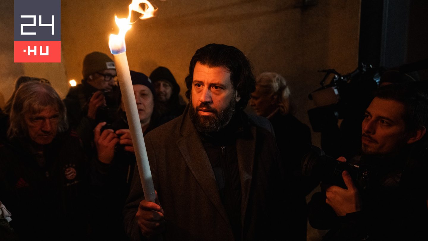 Rendőrök igazoltatták a Puzsér Róbert lakásáról hazafelé tartókat