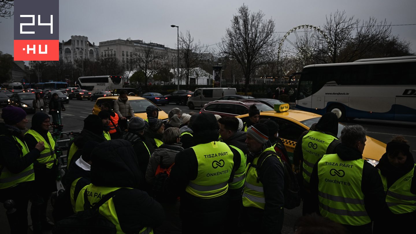 A gyermekvédelem botrányai miatt tüntet a Tisza