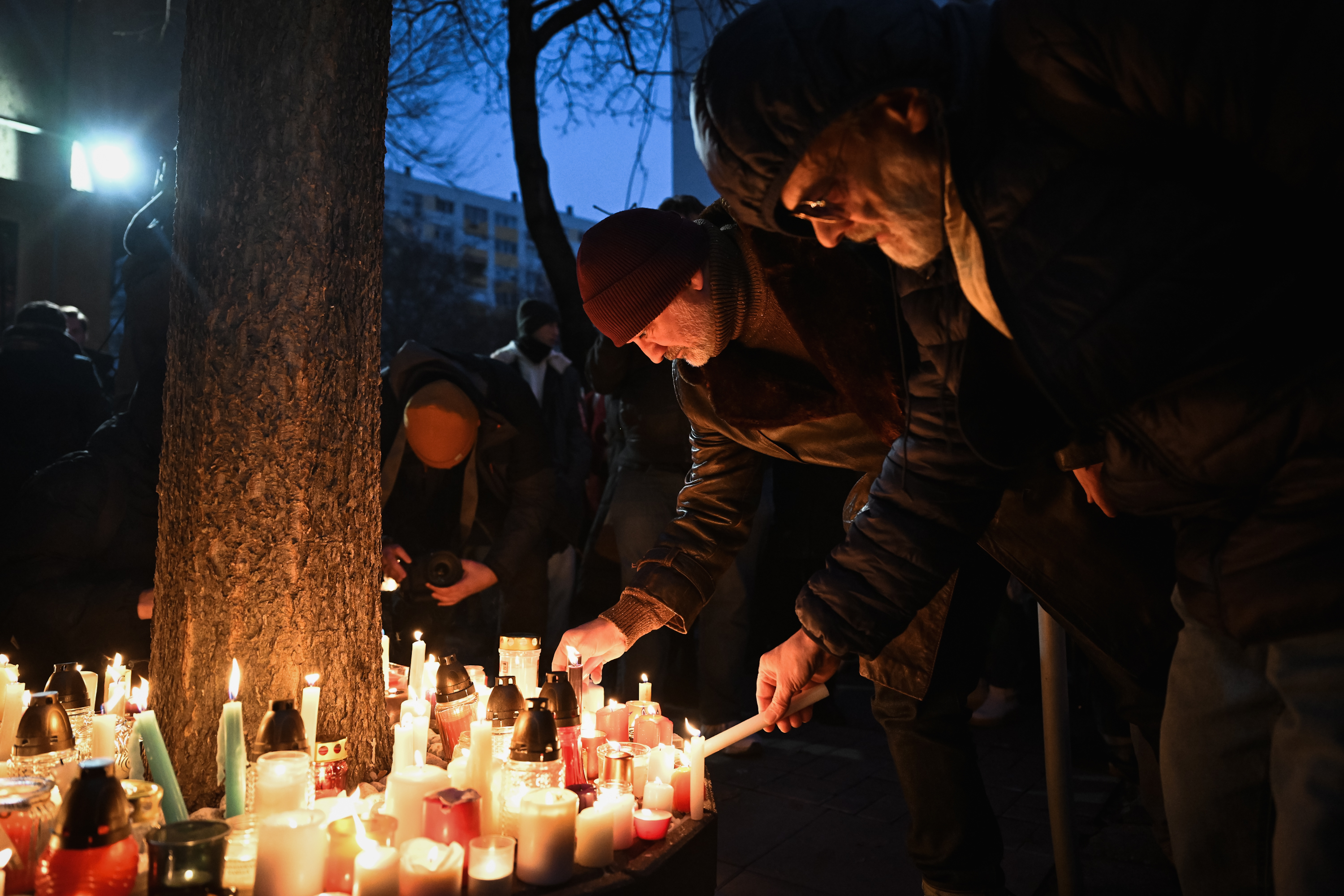 A Szőlő utcai javítóintézetnél tüntettek Puzsér Róberték 1