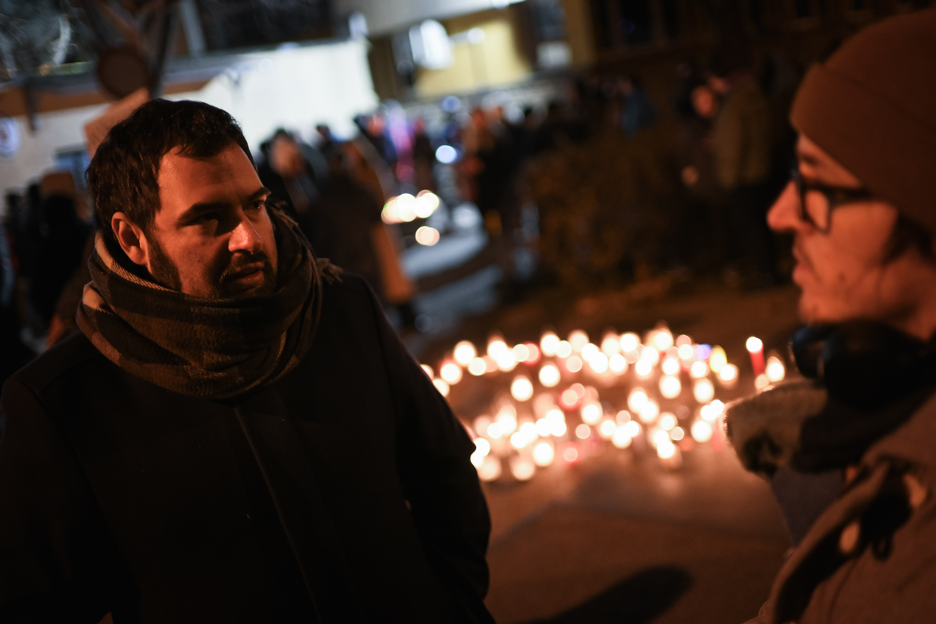 A Szőlő utcai javítóintézetnél tüntettek Puzsér Róberték 1