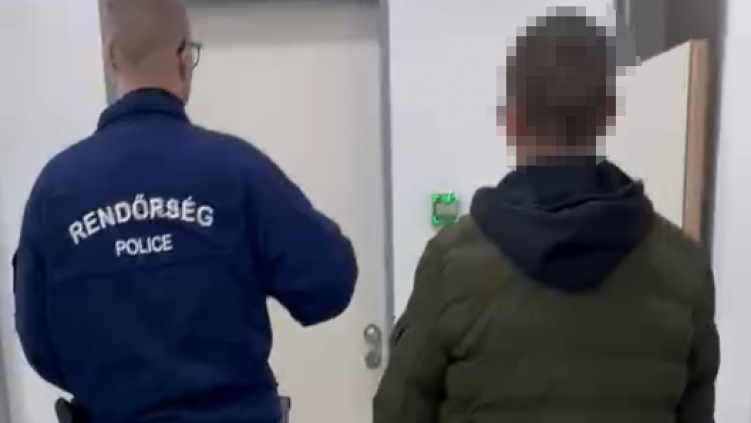 Elmondta egy tízéves kislány, milyen szörnyűségeket művelnek ötéves kora óta vele, a szülők nem sejtették, mit művel a barátjuk a gyermekükkel