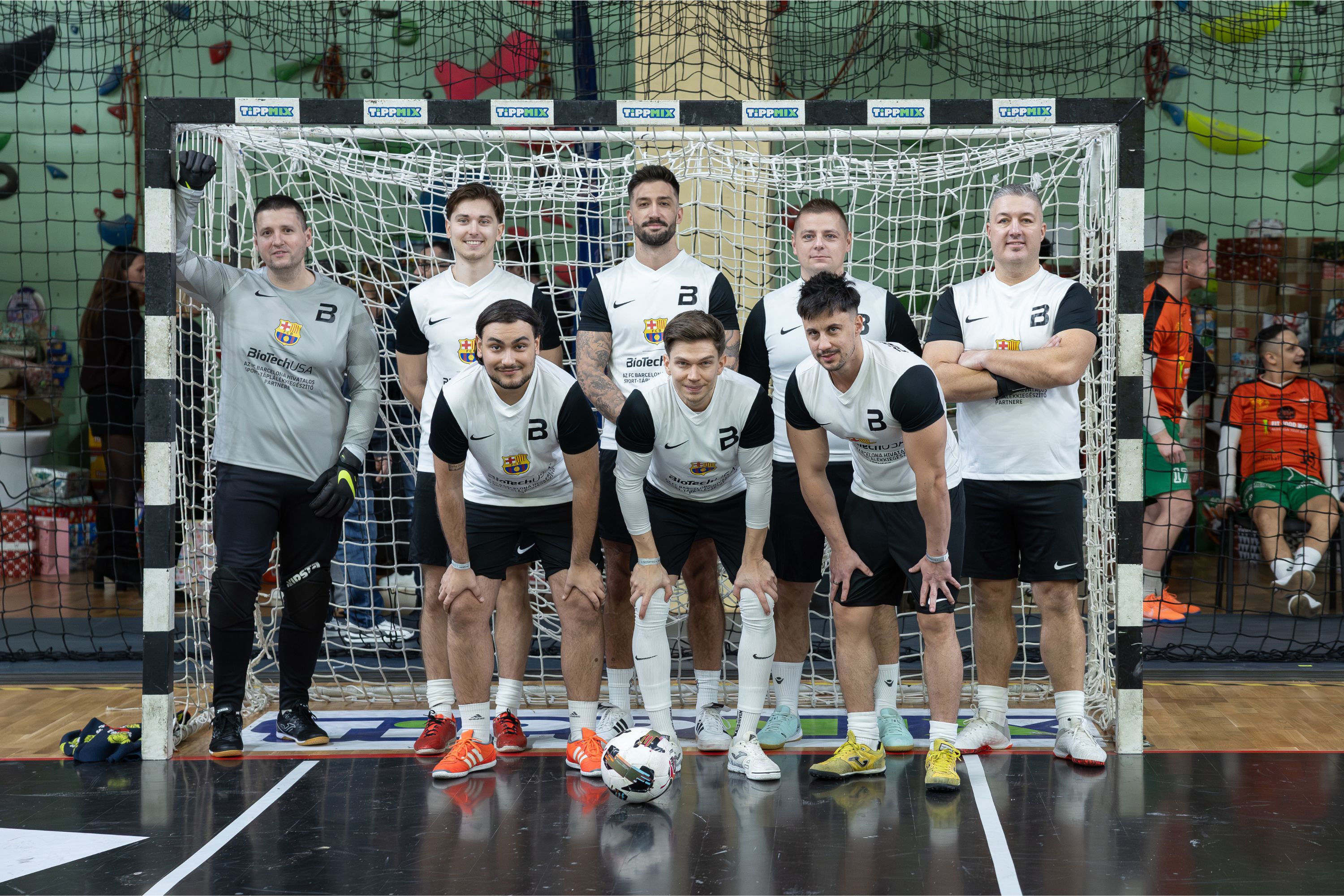 Idén is hírességek segítették a rászorulókat a Sztárfocin 1