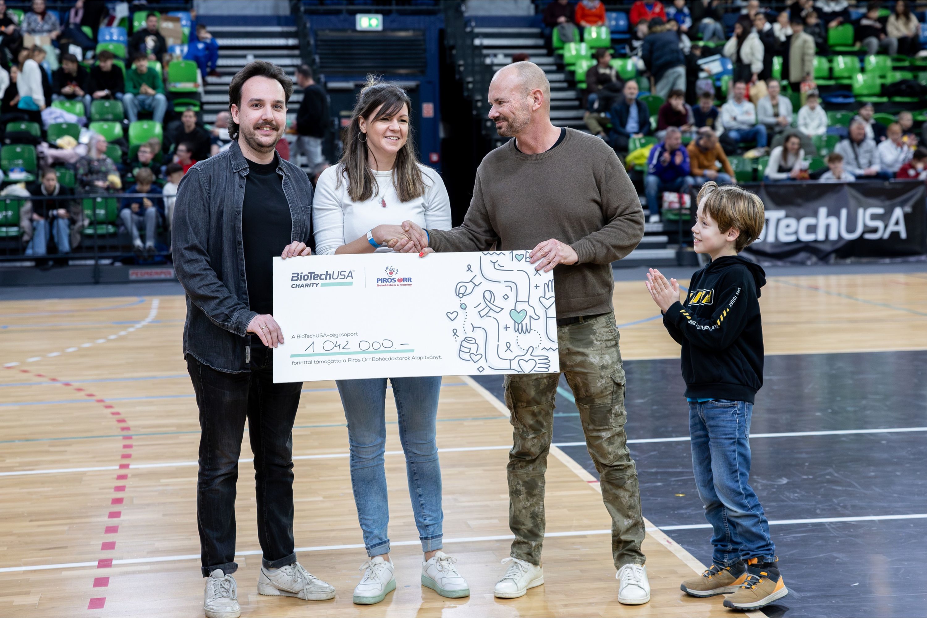 Idén is hírességek segítették a rászorulókat a Sztárfocin 2