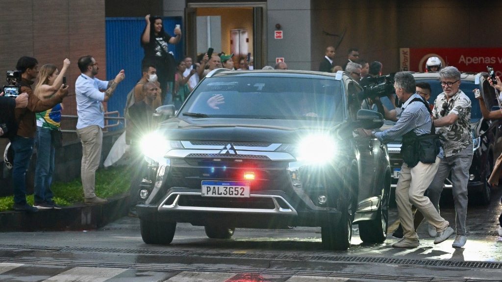 Hiába a sérvműtét, vitték vissza a börtönbe a volt elnököt