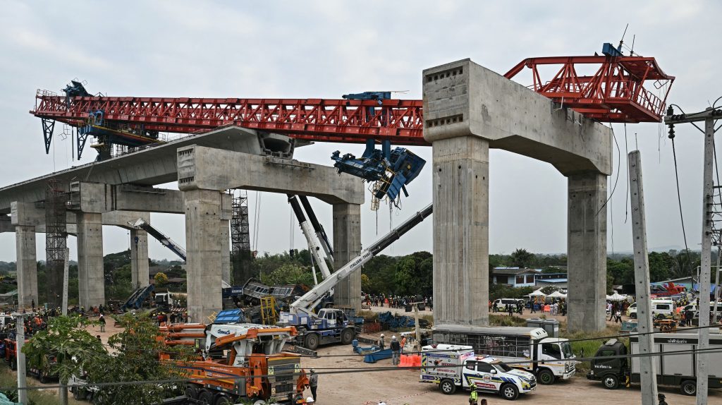 Korábbi halálos balesetekben érintett cég daruja okozta a thaiföldi vonatkatasztrófát