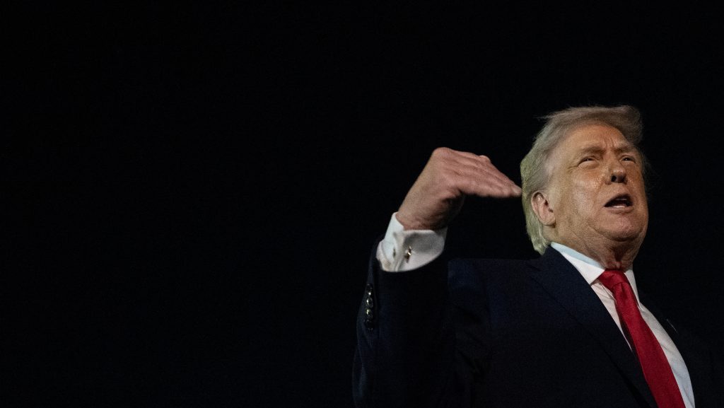 Grönland fenyegetése miatt ütik a dollárt, ami erősíti a forintot