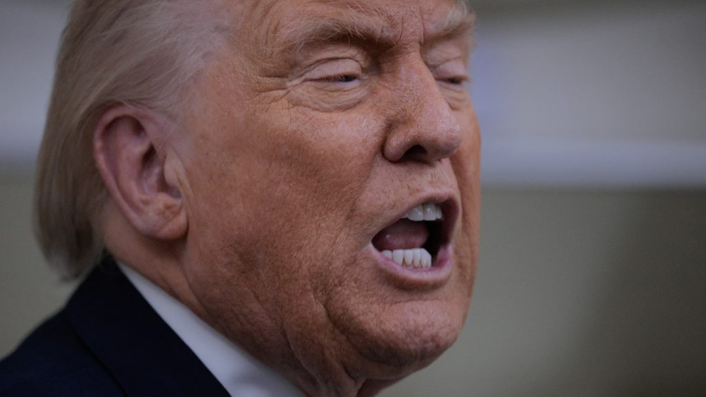 Trump visszavonta egy ország meghívását a Béketanácsba