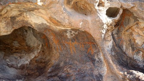 Embereket ábrázoló 8000 éves barlangrajzok Törökországban.