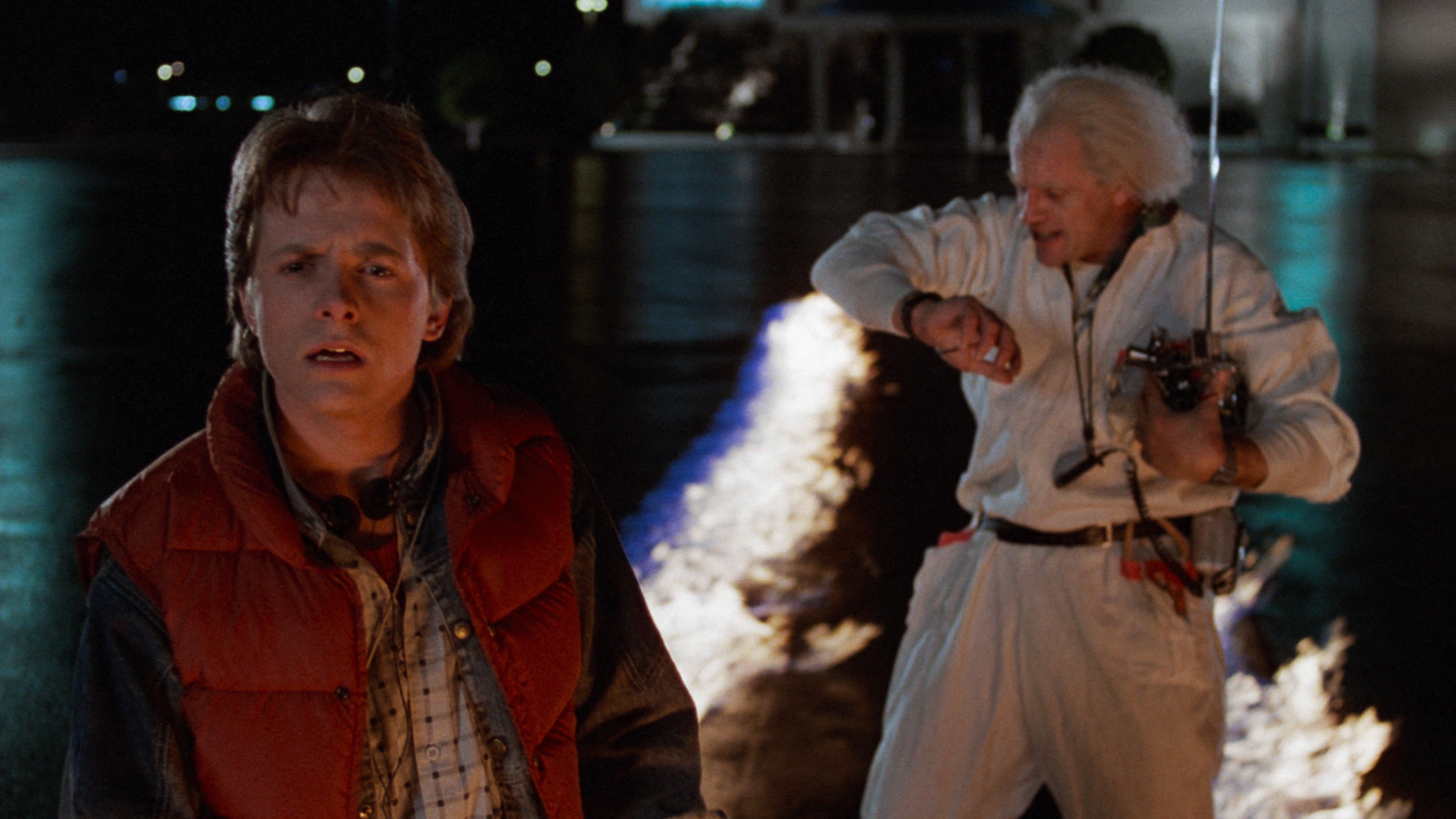 Michael J. Fox és Christopher Lloyd a Vissza a jövőbe egyik jelenetében