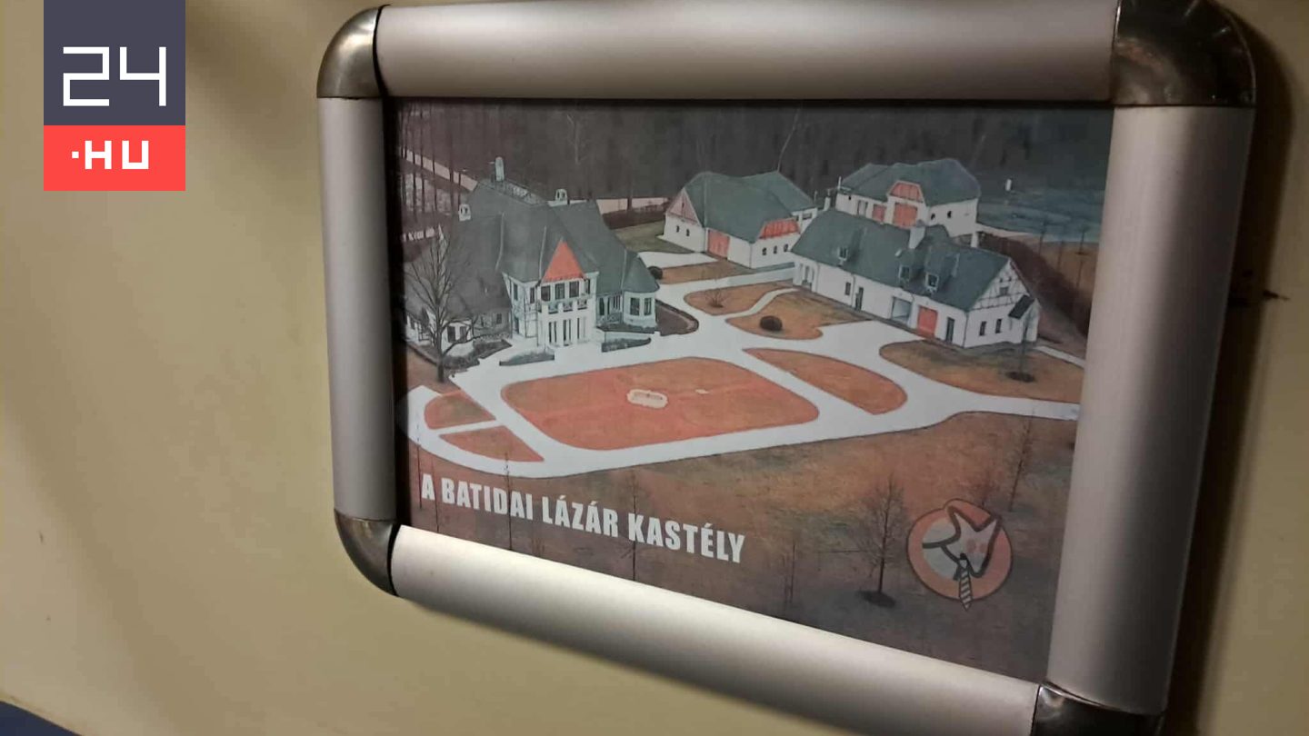 A „batidai Lázár-kastélyra” és a „hatvanpusztai Orbán-birtokra” cserélte a fotókat a vasúti fülkékben a Kétarkú Kutya Párt