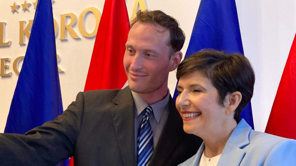 Nyomoznak a volt DK-jelölt ellen, aki kékfideszezte a DK jelenlegi elnökét Egerben