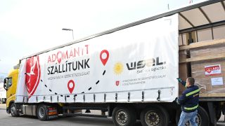 a Magyar Máltai Szeretetszolgálat kamionja