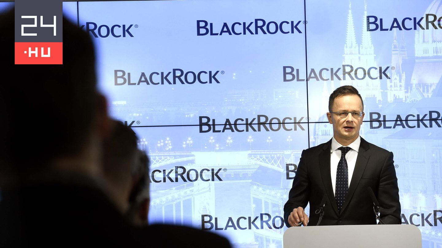 Százmilliókkal támogatta az Orbán-kormány a BlackRockot, Szijjártó kitűntette a vezetőjét – most bűnbak lett a cég