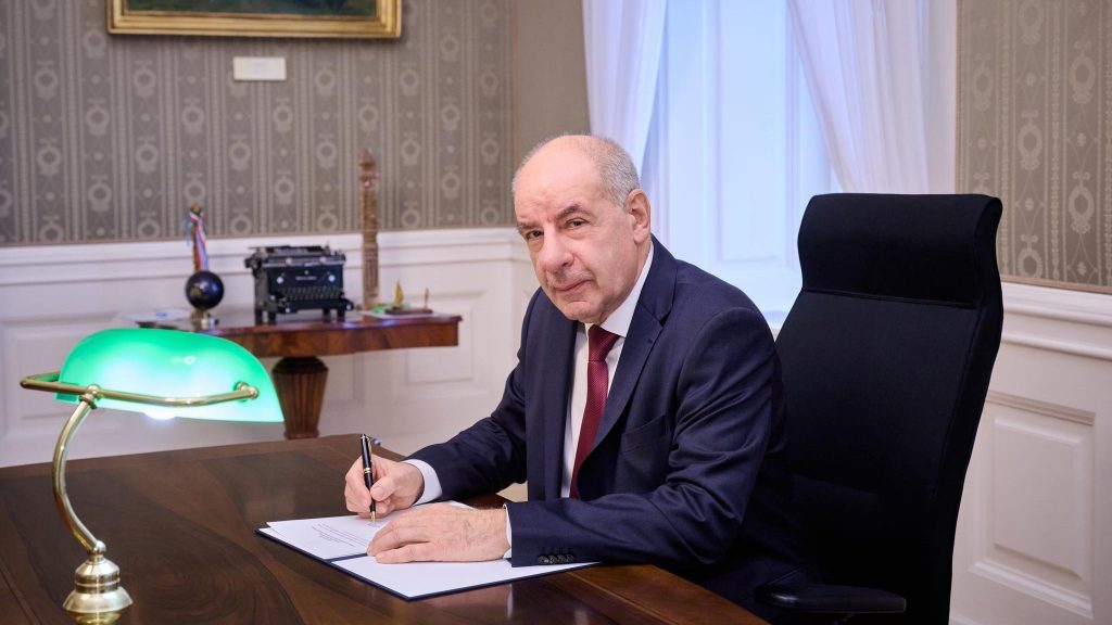 A köztársasági elnök kitűzte a 2026-os választás időpontját