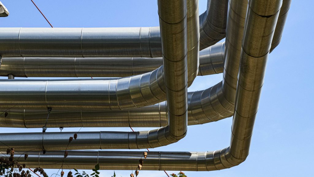 Hatalmas mennyiségű víz folyt el a távhőrendszerből Kazincbarcikán