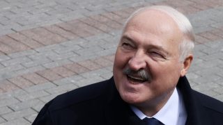 Aljakszandr Lukasenka béketanácsba tart.