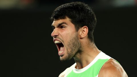 Carlos Alcaraz, miután nyert Alex De Minaur ellen az Australian Openen.