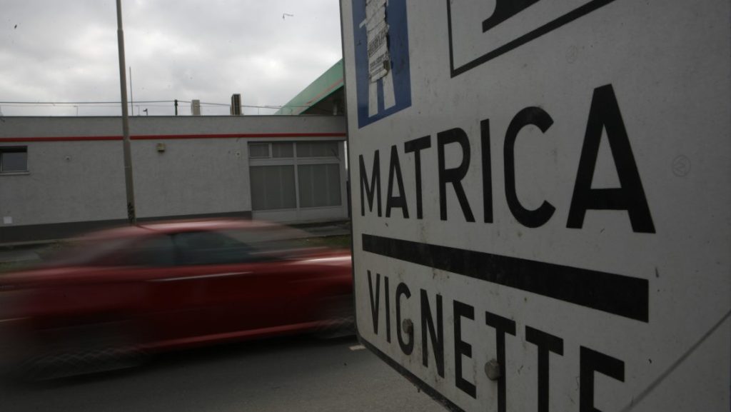 Hamarosan lejárnak a tavalyi autópálya-matricák