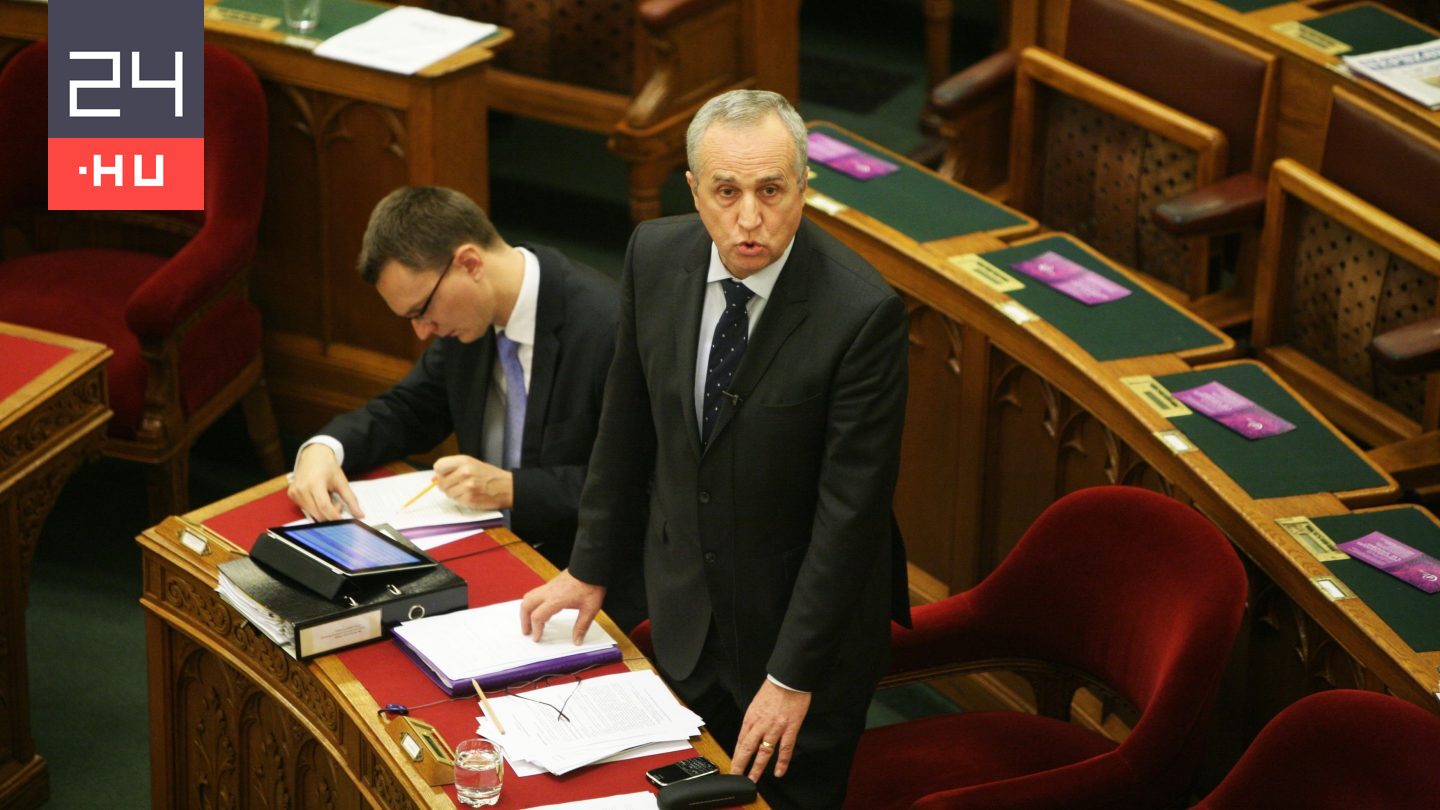 Kontrát Károlyt is lecseréli a Fidesz egy másik jelöltre