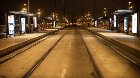 A 4-6-os villamos kihalt megállója a Margit-hídnál.