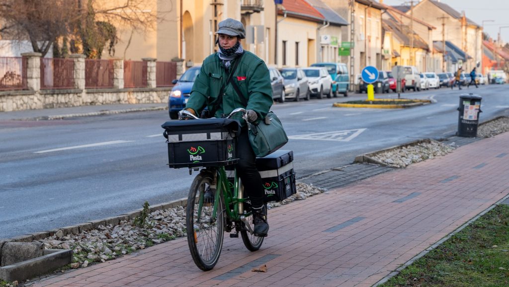 Magasabb béremelést kapnak a postások.