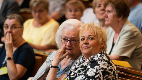 A nyugdíjak leszakadása fájdalmasan érinti a nyugdíjasokat.