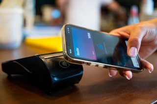 revolut, fizetés, pénzváltás